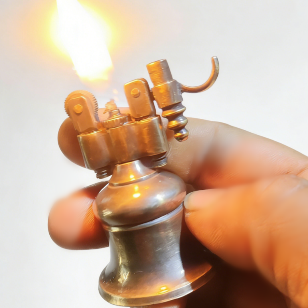 Handmade Distressed Brass Desk - Vintage Collectible Lighters reseña y precio