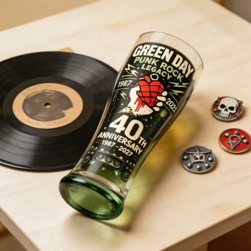 Retro Punk Rock 40 Year Commem - Vintage Collectible Glass reseña y precio