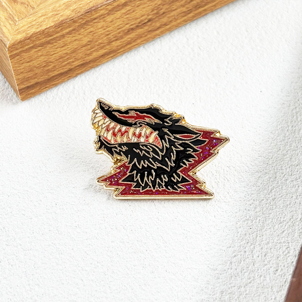 Fanged Wolf Metal Brooch, Dark - Vintage Collectible Clothing reseña y precio