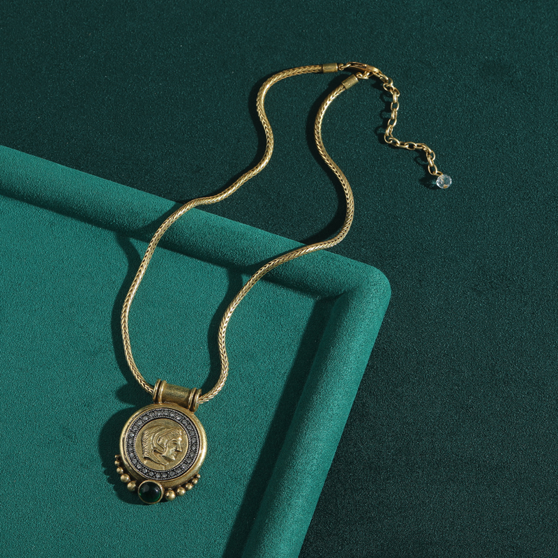 Head Ancient Coin Pendant Chok - Vintage Collectible Coins reseña y precio