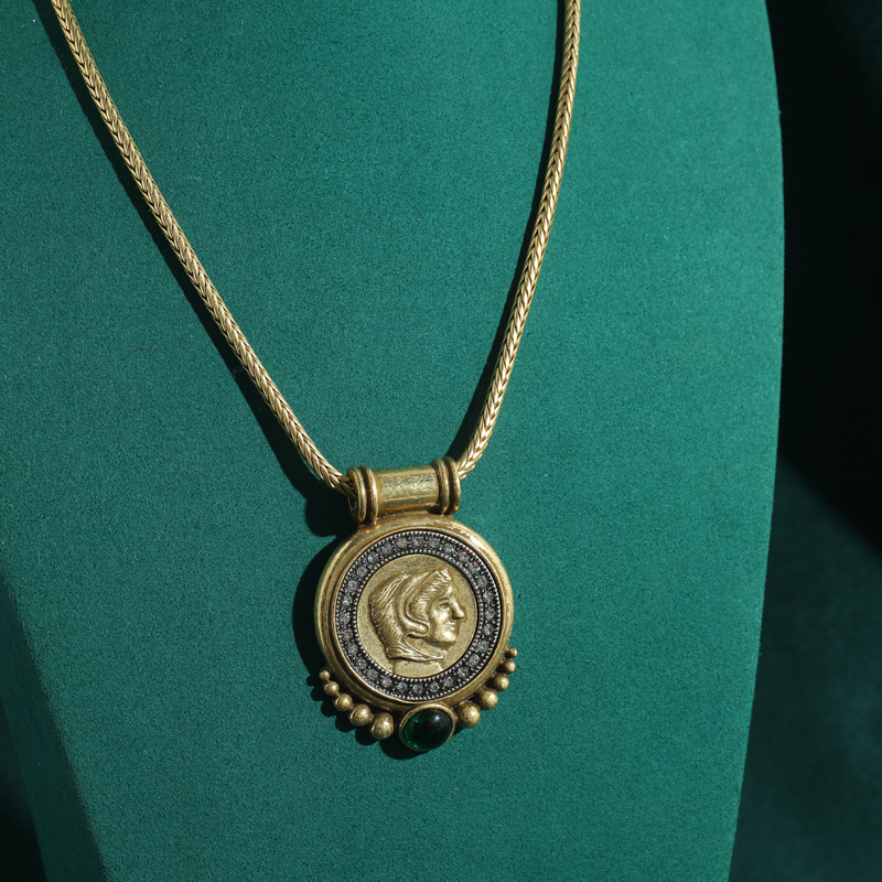 Head Ancient Coin Pendant Chok - Vintage Collectible Coins reseña y precio