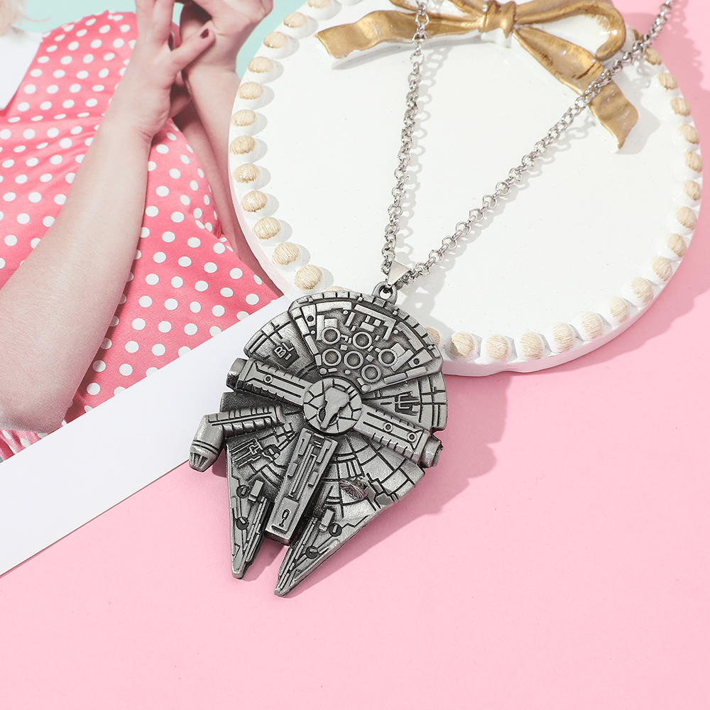 Vintage Spaceship Model Metal  - Vintage Necklace reseña y precio